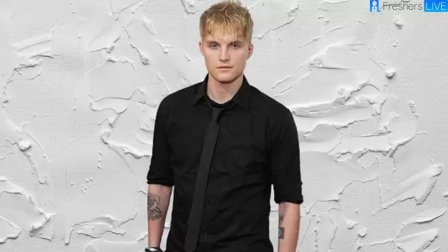 Who are Toby Hemingway