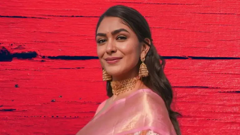 Mrunal Thakur Height How Tall is Mrunal Thakur?