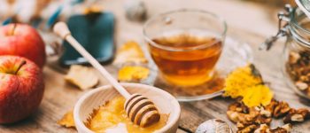 Mật ong manuka là gì? Top 9 công dụng, giá cả và cách chọn mua