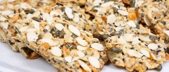 [Gợi ý] 3 cách làm kẹo hạt dinh dưỡng siêu ngon