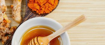 Mặt nạ mật ong và nghệ có tác dụng như thế nào đối với làn d