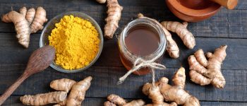 Mách bạn tác dụng tuyệt vời từ mật ong với nghệ