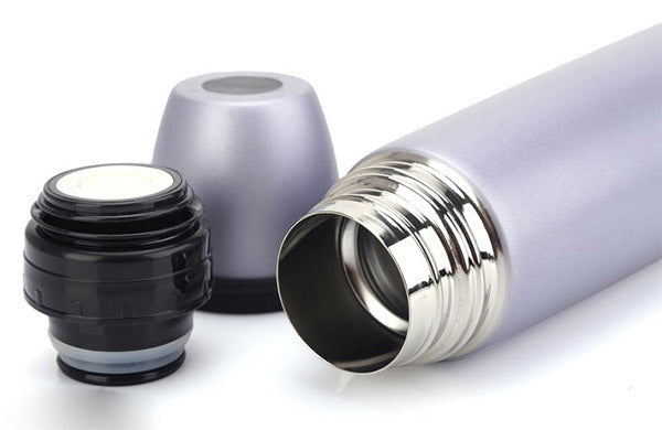 khong-dung-chanh-mat-ong-bang-binh-kim-loai