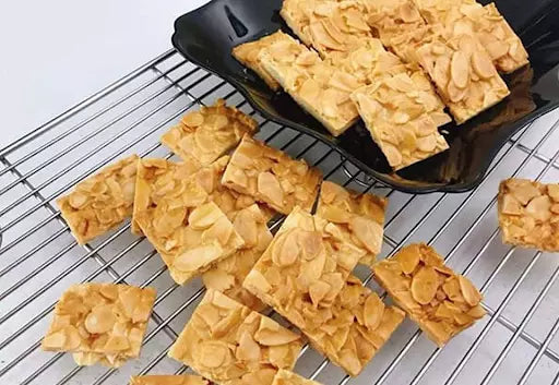 bánh hạnh nhân lát bao nhiêu calo